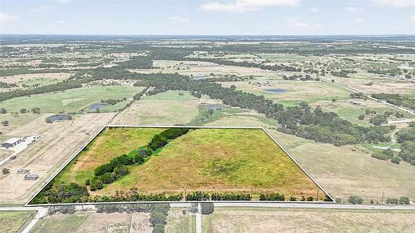 14.5 Acres of Land for Sale in Southmayd, Texas