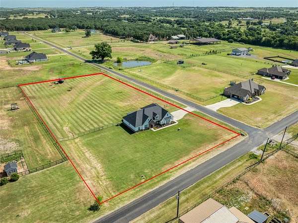 2 Acres of Residential Land with Home for Sale in Weatherford, Texas