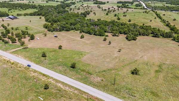 6 Acres of Land for Sale in Gainesville, Texas