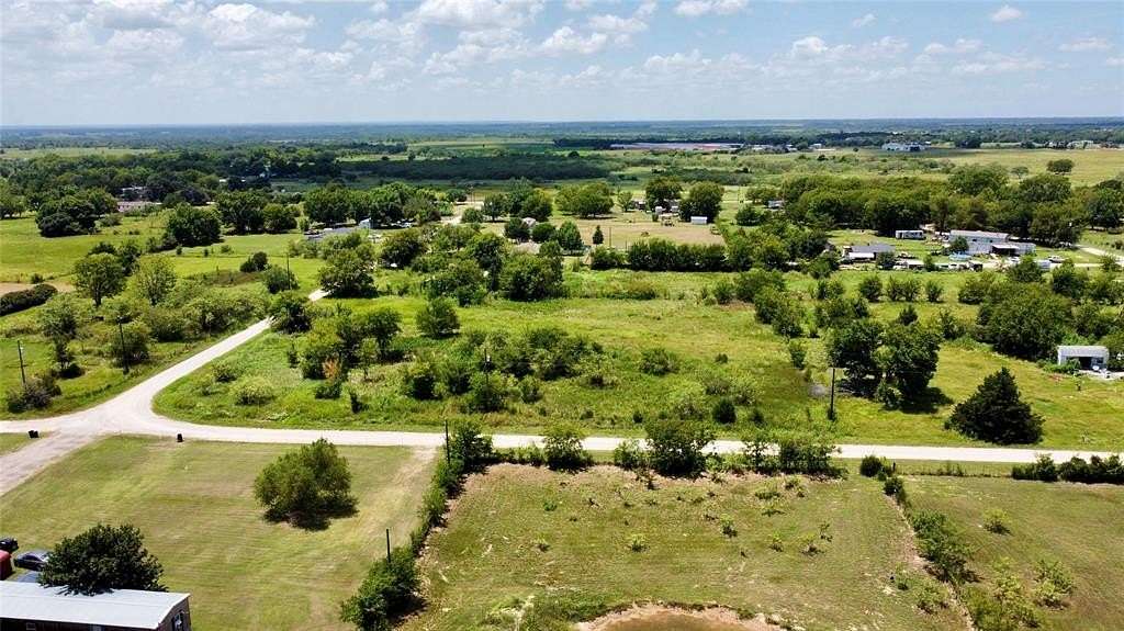 1.87 Acres of Land for Sale in Corsicana, Texas