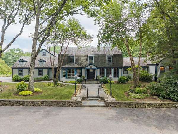 8 Acres of Residential Land with Home for Sale in Old Westbury, New York