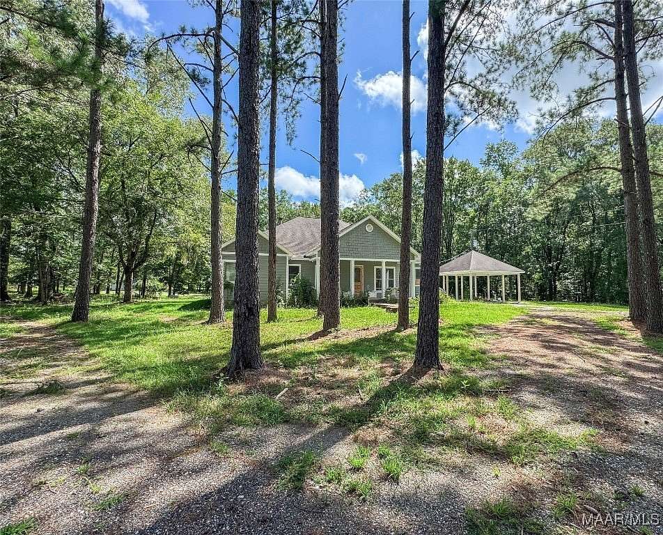 5.9 Acres of Residential Land with Home for Sale in Mathews, Alabama