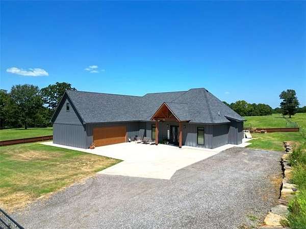 370 Acres of Agricultural Land with Home for Sale in Tupelo, Oklahoma