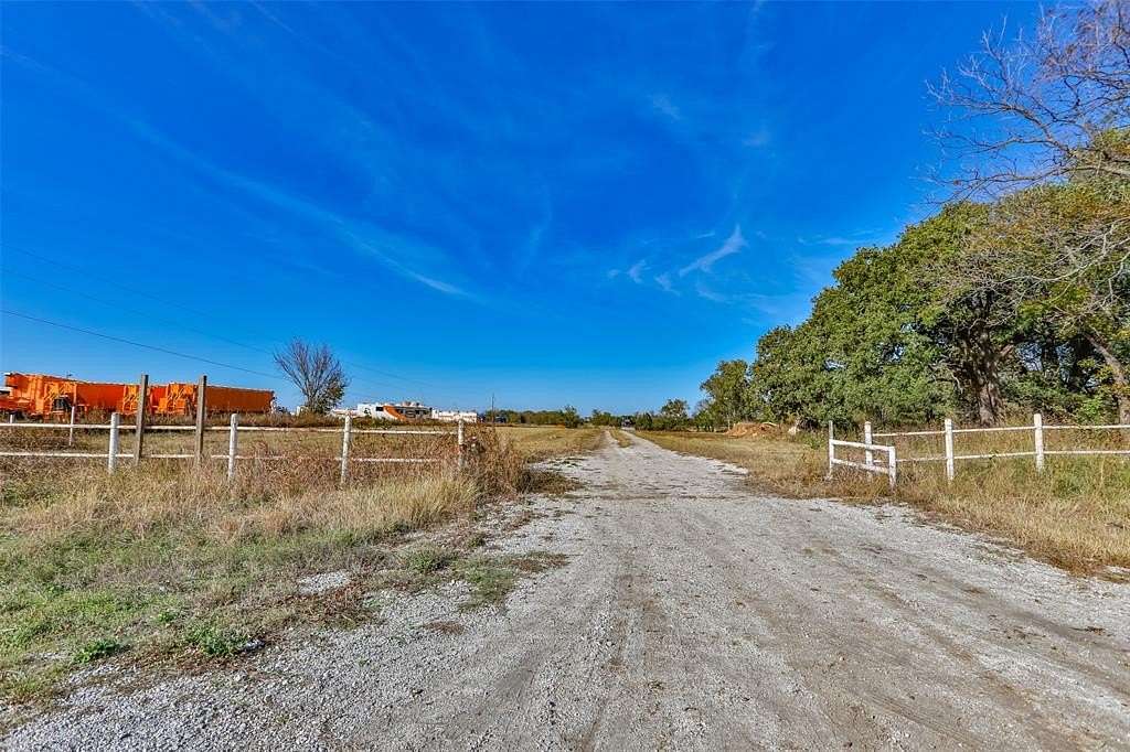 10.3 Acres of Land for Sale in Gainesville, Texas