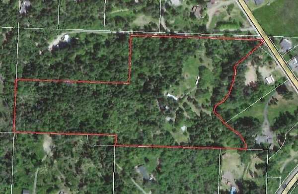 17.6 Acres of Land with Home for Sale in Grants Pass, Oregon