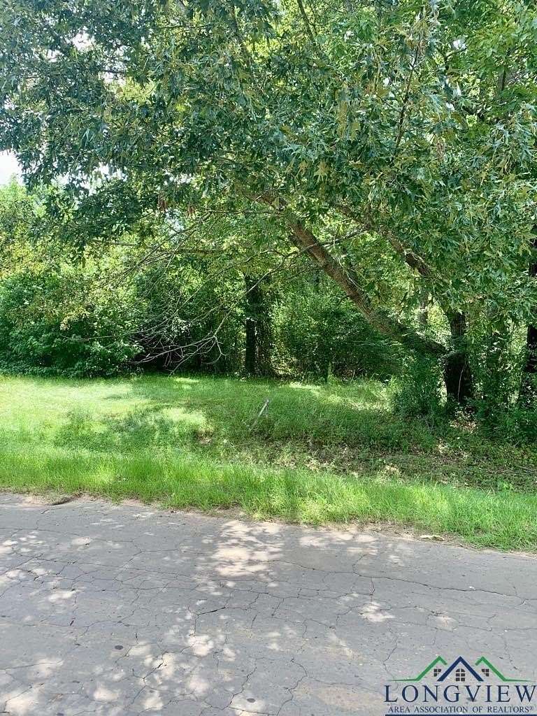 5.3 Acres of Land for Sale in Marshall, Texas