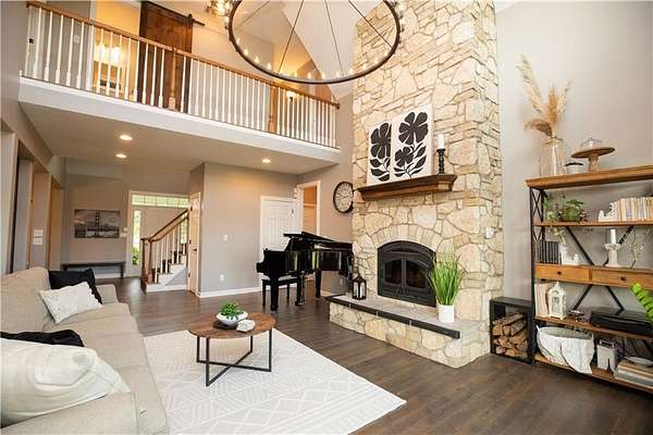 9.43 Acres of Residential Land with Home for Sale in Pleasant Hill, Missouri