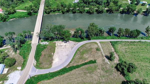 1 Acre of Commercial Land for Sale in Del Rio, Tennessee