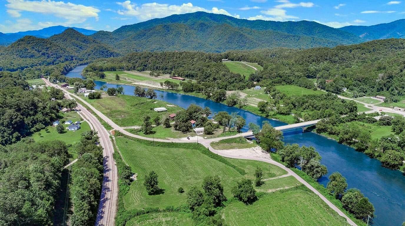 4.33 Acres of Commercial Land for Sale in Del Rio, Tennessee