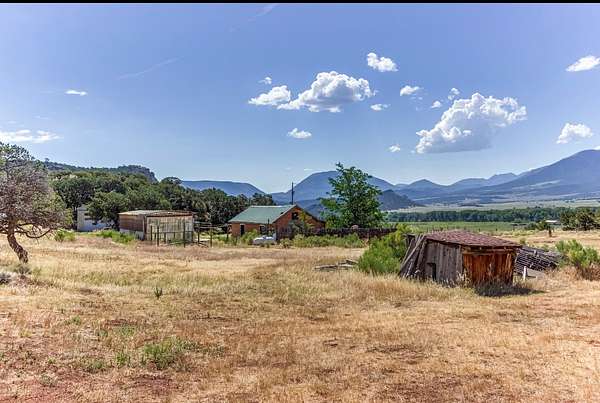 2 5 Acres of Residential Land with - Gardner Co 145961074