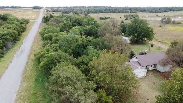 17.8 Acres of Land with Home for Sale in Dill City, Oklahoma