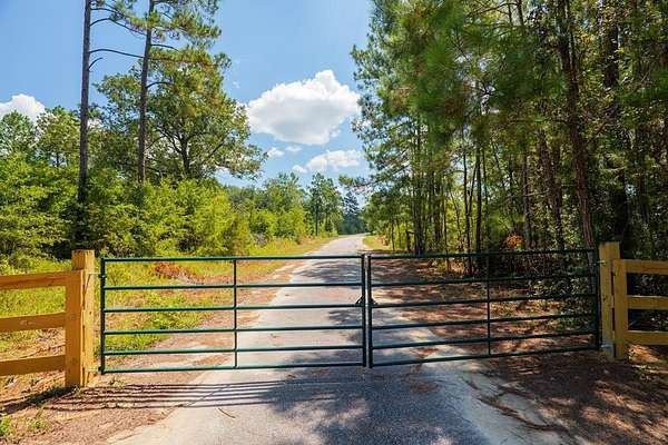 69.6 Acres of Recreational Land for Sale in Hahira, Georgia