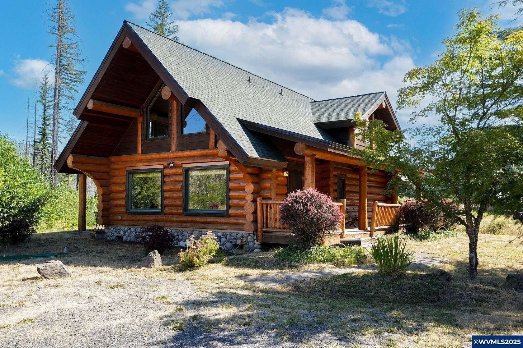 1.7 Acres of Residential Land with Home for Sale in Lyons, Oregon