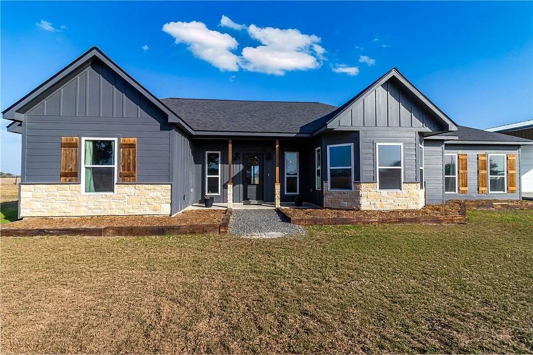 26 Acres of Land with Home for Sale in Beeville, Texas