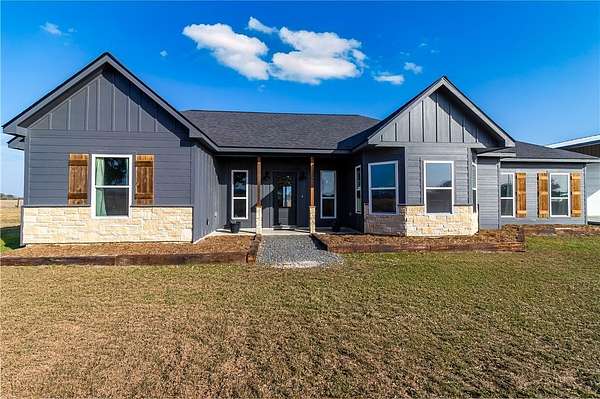 26 Acres of Land with Home for Sale in Beeville, Texas