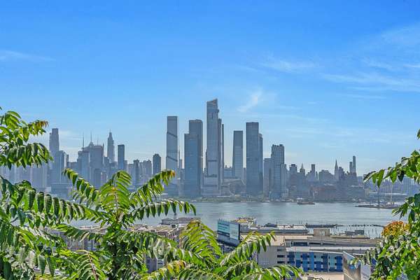 0.12 Acres of Residential Land for Sale in Weehawken, New Jersey