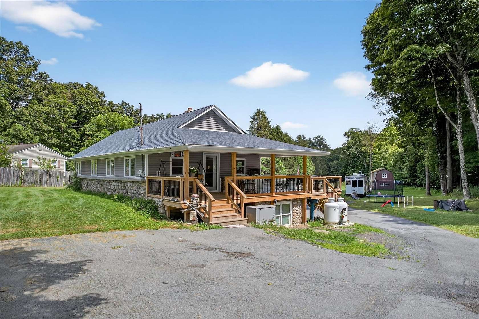 2.89 Acres of Residential Land with Home for Sale in Bloomingburg, New York