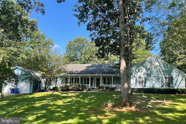 13.7 Acres of Land with Home for Sale in Jeffersonton, Virginia