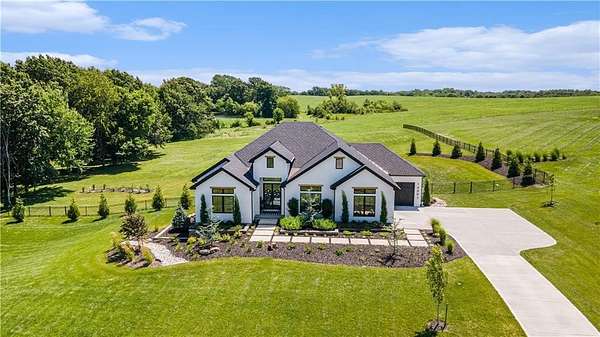 3.62 Acres of Residential Land with Home for Sale in Smithville, Missouri