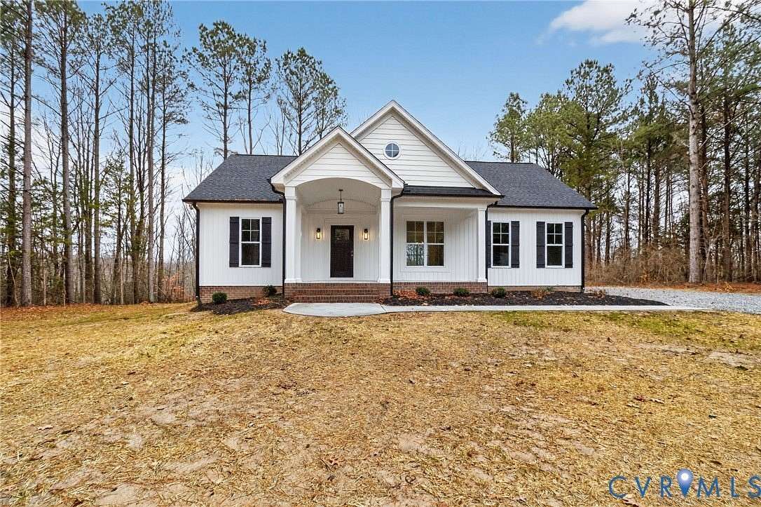 2.1 Acres of Residential Land with Home for Sale in Warsaw, Virginia