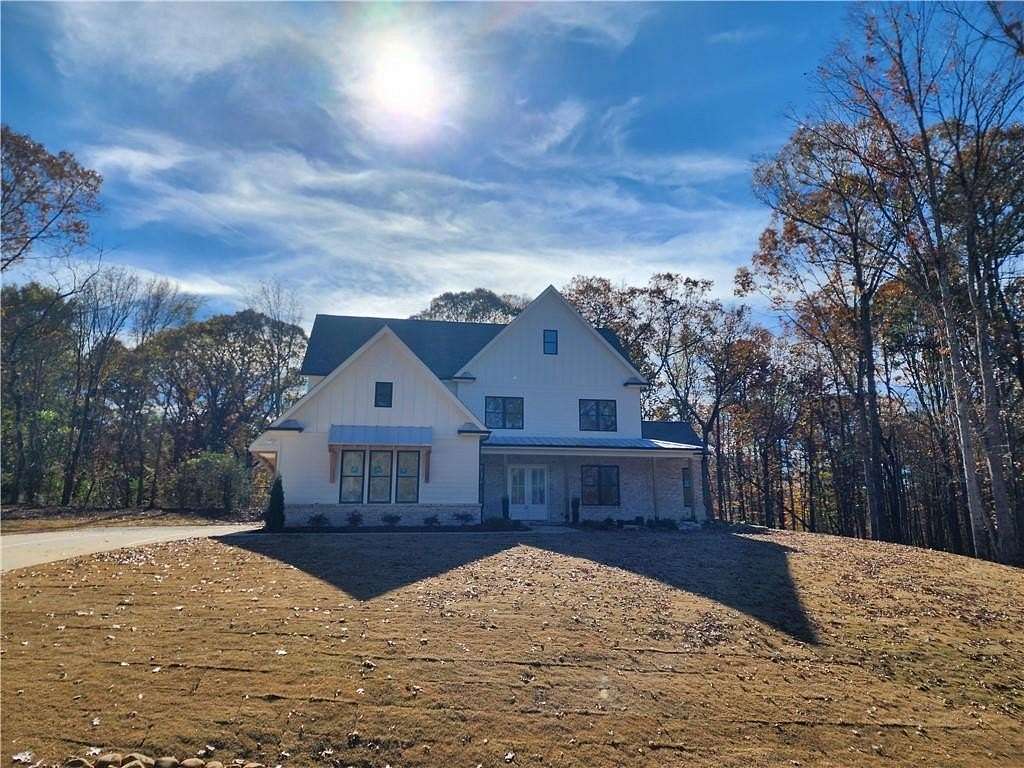 3.26 Acres of Residential Land with Home for Sale in Pendergrass, Georgia