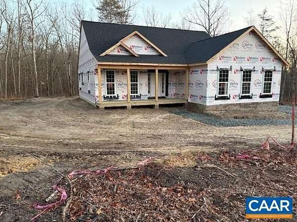 2 Acres of Residential Land with Home for Sale in Louisa, Virginia