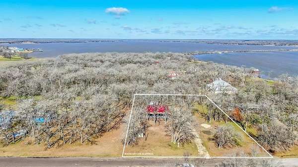 1.28 Acres of Residential Land for Sale in Groesbeck, Texas