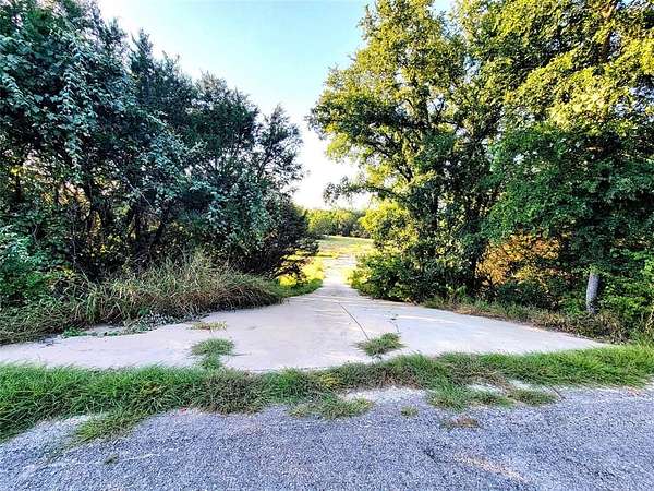 5.1 Acres of Land for Sale in Granbury, Texas