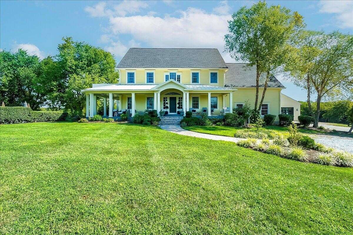 20.2 Acres of Land with Home for Sale in Nicholasville, Kentucky