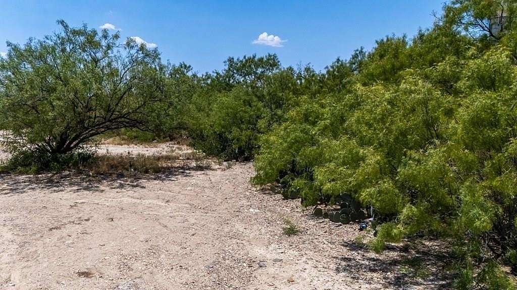 Mixed-Use Land for Sale in Eagle Pass, Texas