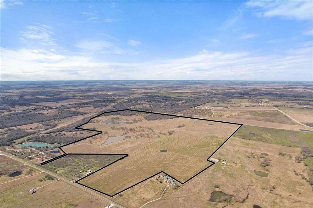 355 Acres of Agricultural Land for Sale in Frost, Texas