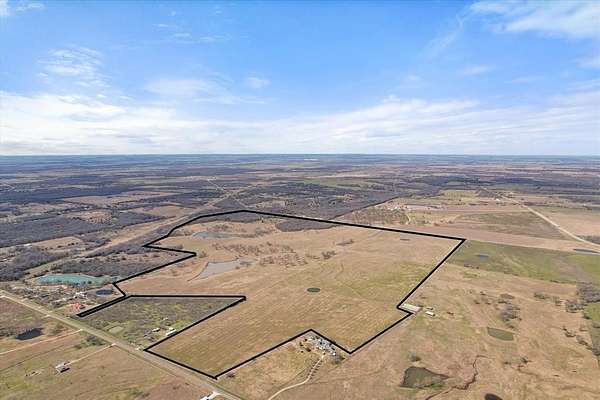 355 Acres of Agricultural Land for Sale in Frost, Texas