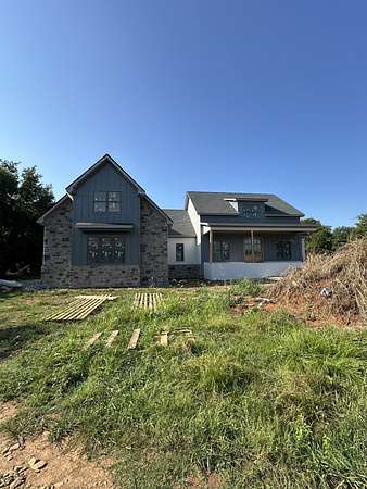 2.63 Acres of Residential Land with Home for Sale in Murfreesboro, Tennessee