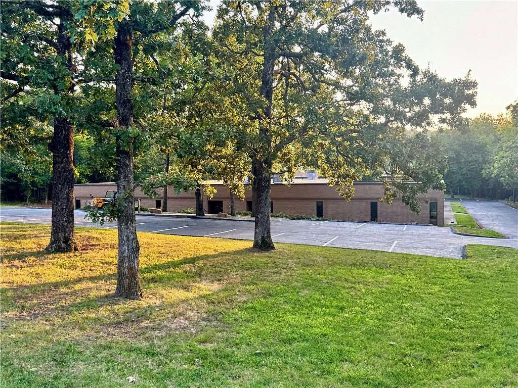 2.49 Acres of Improved Mixed-Use Land for Sale in Fayetteville, Arkansas