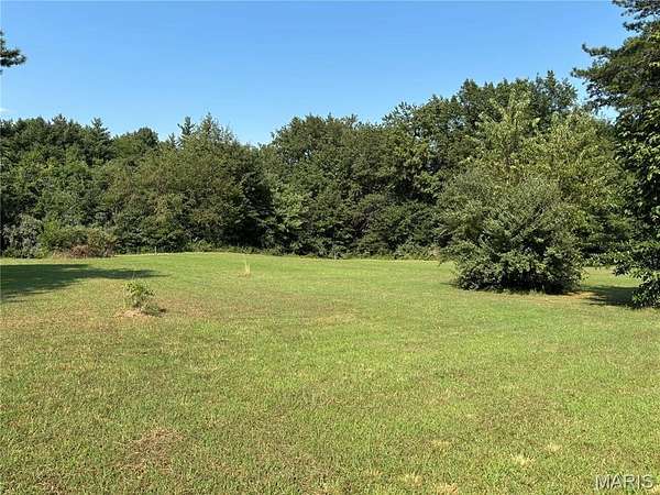 0.55 Acres of Residential Land for Sale in Carlyle, Illinois