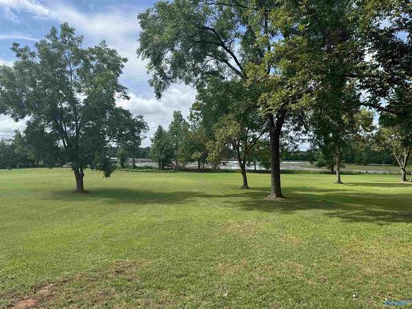 0.45 Acres of Residential Land for Sale in Guntersville, Alabama