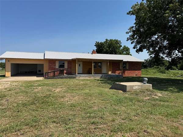 10 Acres of Residential Land with Home for Sale in Dustin, Oklahoma