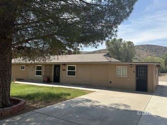 2.49 Acres of Residential Land with Home for Sale in Globe, Arizona