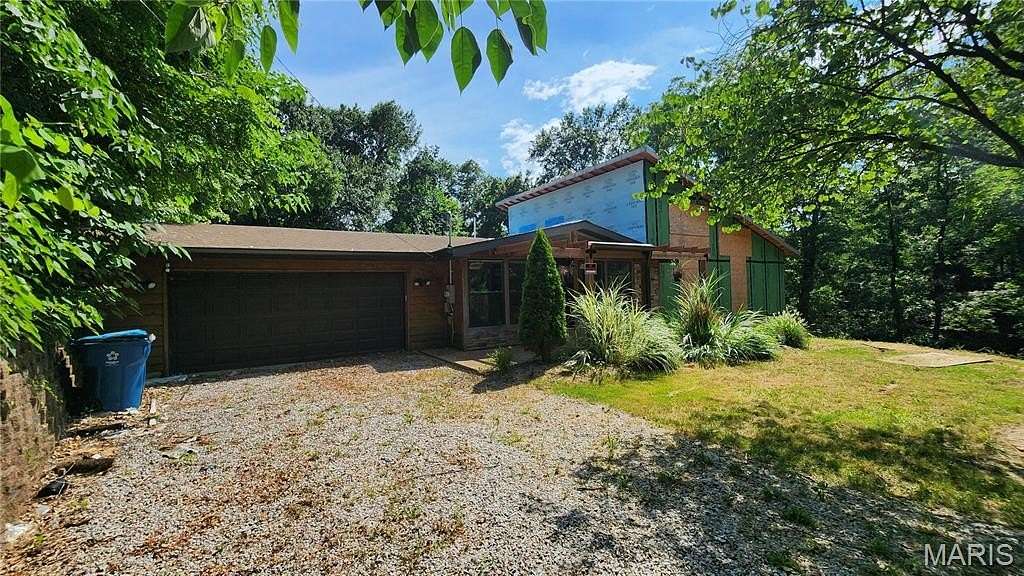 2.86 Acres of Land with Home for Sale in Collinsville, Illinois