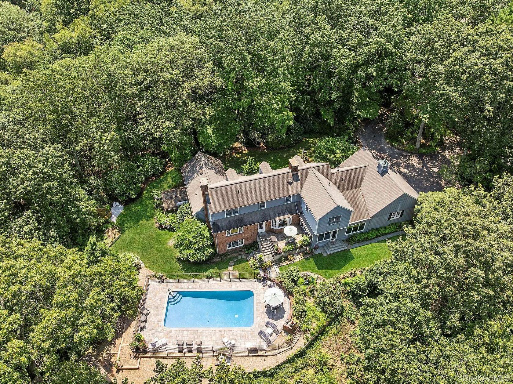 3.35 Acres of Residential Land with Home for Sale in Centerport, New York