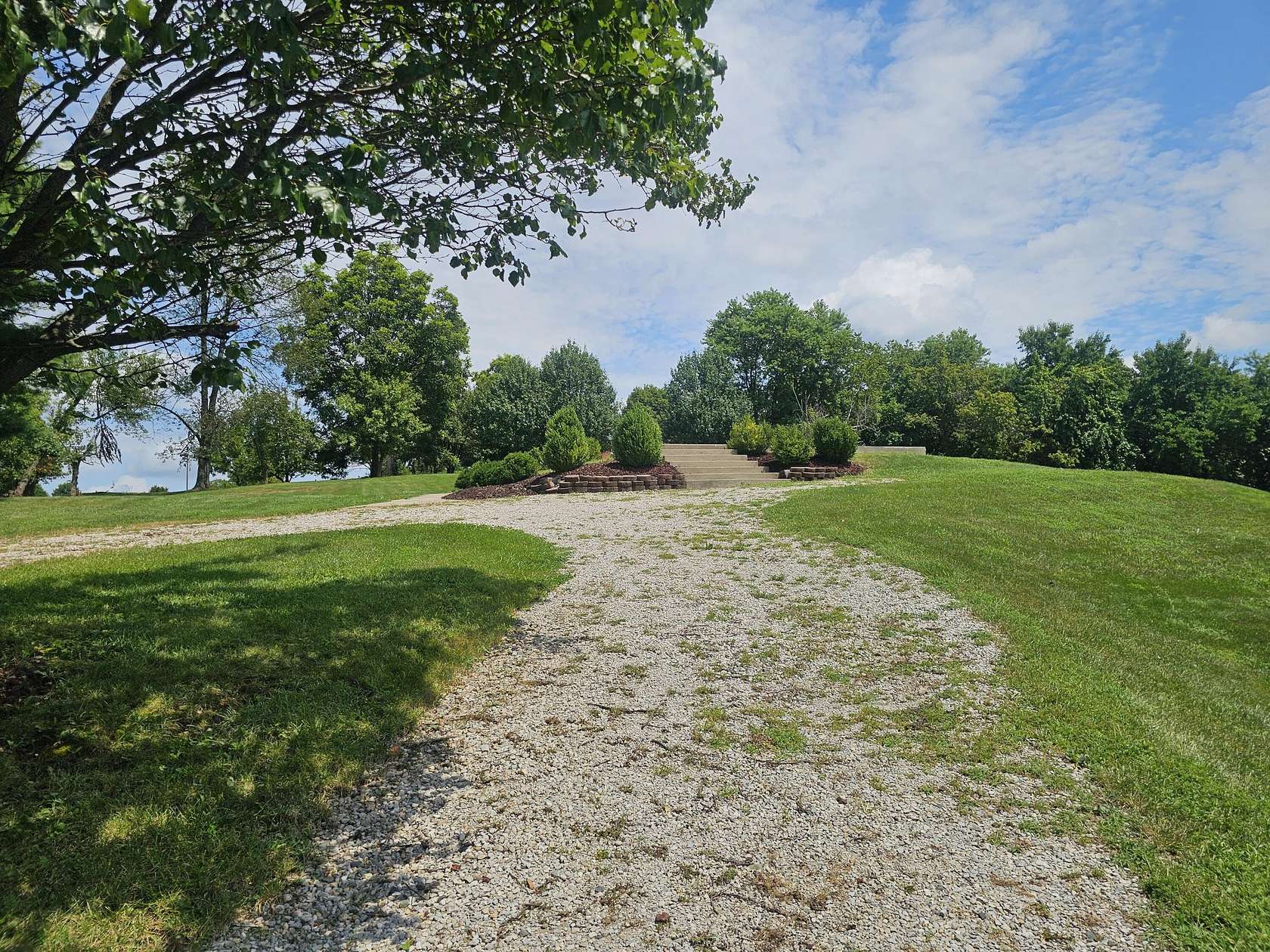 10 Acres of Land for Sale in Burlington, Kentucky