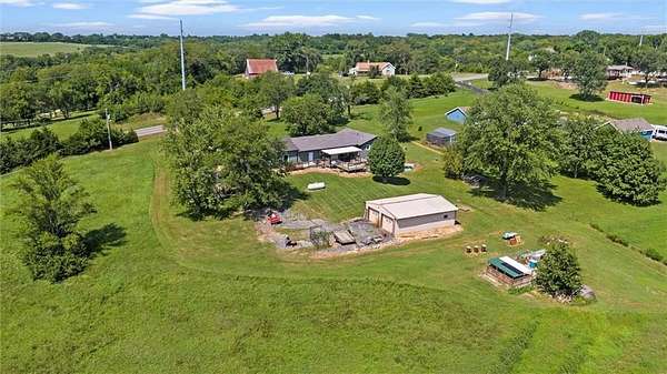 6.14 Acres of Residential Land with Home for Sale in Leavenworth, Kansas