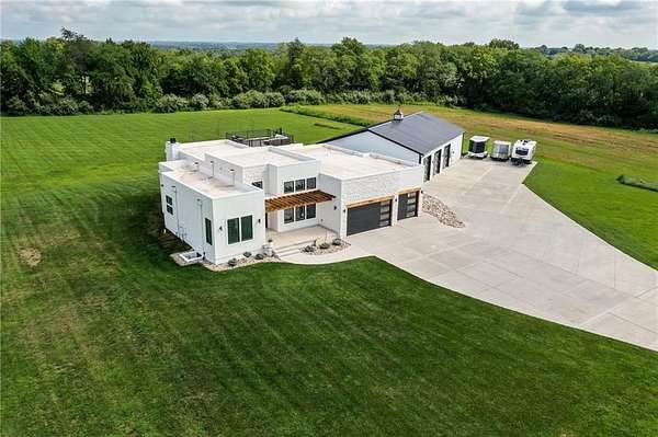 5 Acres of Residential Land with Home for Sale in Smithville, Missouri