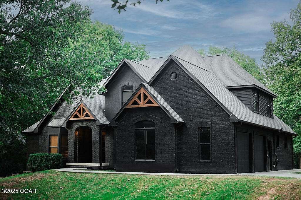 8 Acres of Residential Land with Home for Sale in Baxter Springs, Kansas