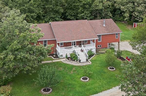 2 Acres of Residential Land with Home for Sale in Chariton, Iowa