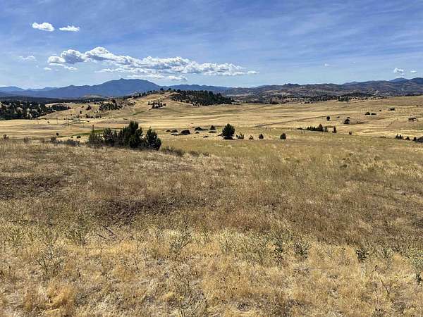 2.7 Acres of Residential Land for Sale in Hornbrook, California