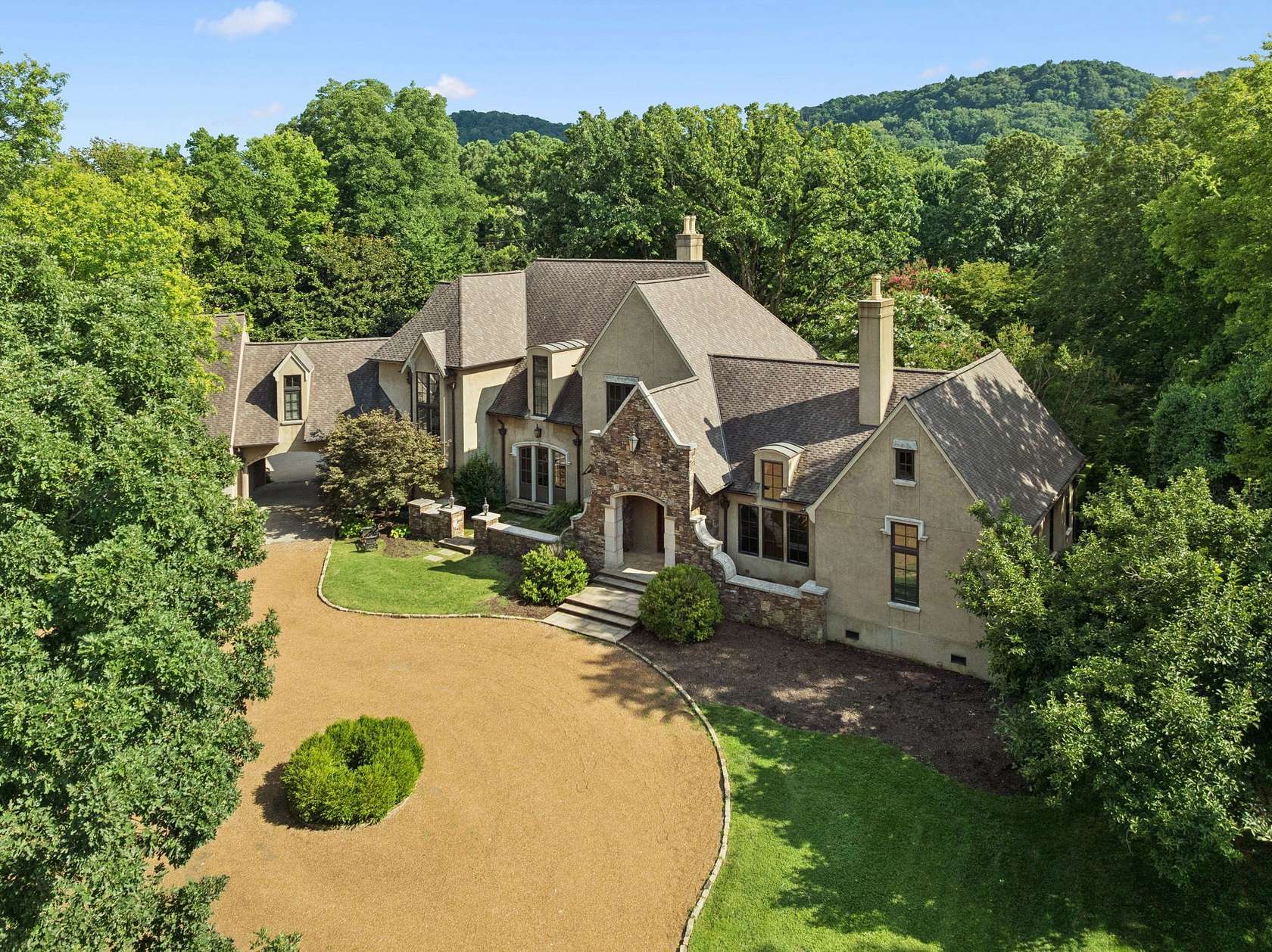 1.79 Acres of Land with Home for Sale in Nashville, Tennessee