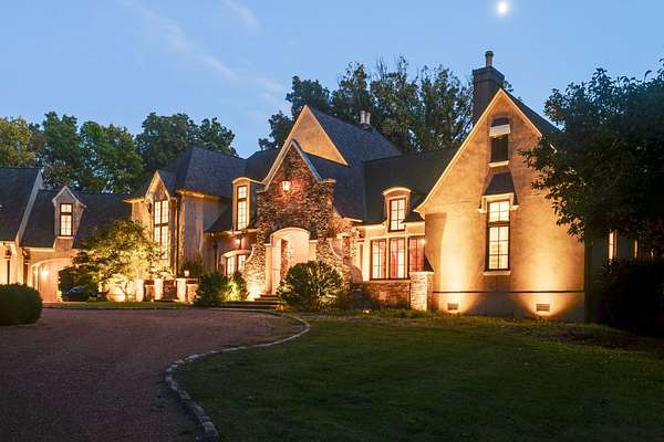 1.79 Acres of Residential Land with Home for Sale in Nashville, Tennessee