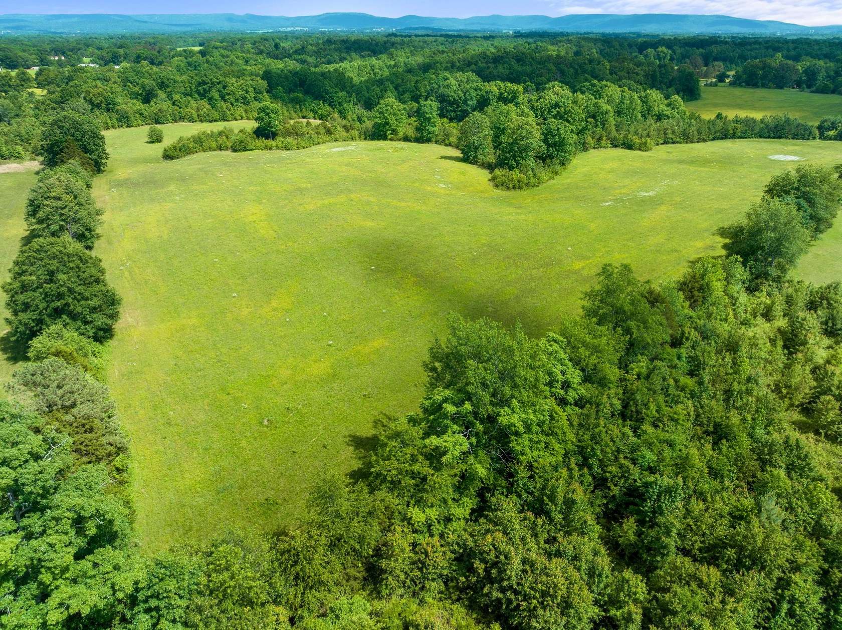 19 Acres of Land for Sale in Belvidere, Tennessee