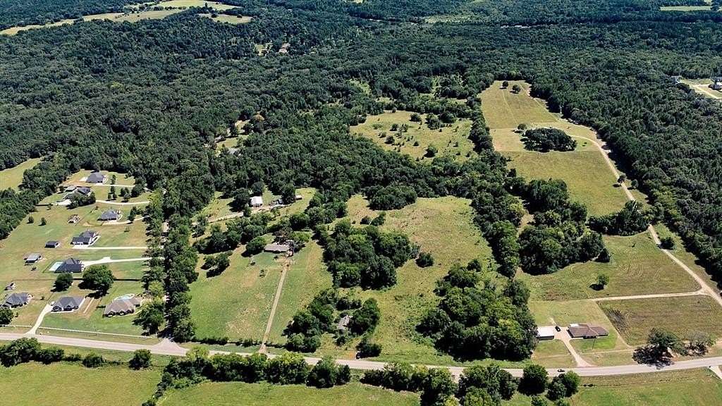 130 Acres of Recreational Land for Sale in Lindale, Texas
